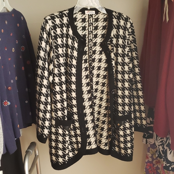 Women's Houndstooth Relaxed Cardigan - Picture 1 of 5